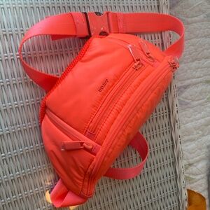 Caraa belt bag Lululemon